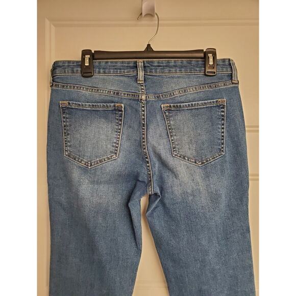 Women's Gap Medium Wash Denim "Straight Crop" Jeans | Size 6/28R - Picture 7 of 11